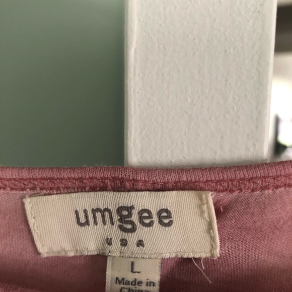 SOLD Pink high low back shirt - Picture 3 of 3